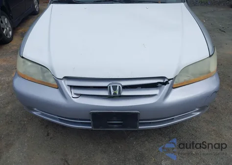 2002 Honda Accord 3.0 Lx из США, поврежденный, VIN 1HGCG16472A052801